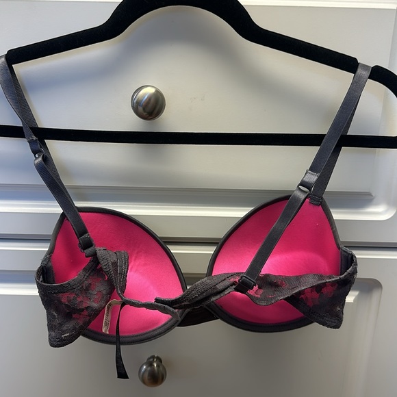 George Bra 🩶 - Picture 2 of 4